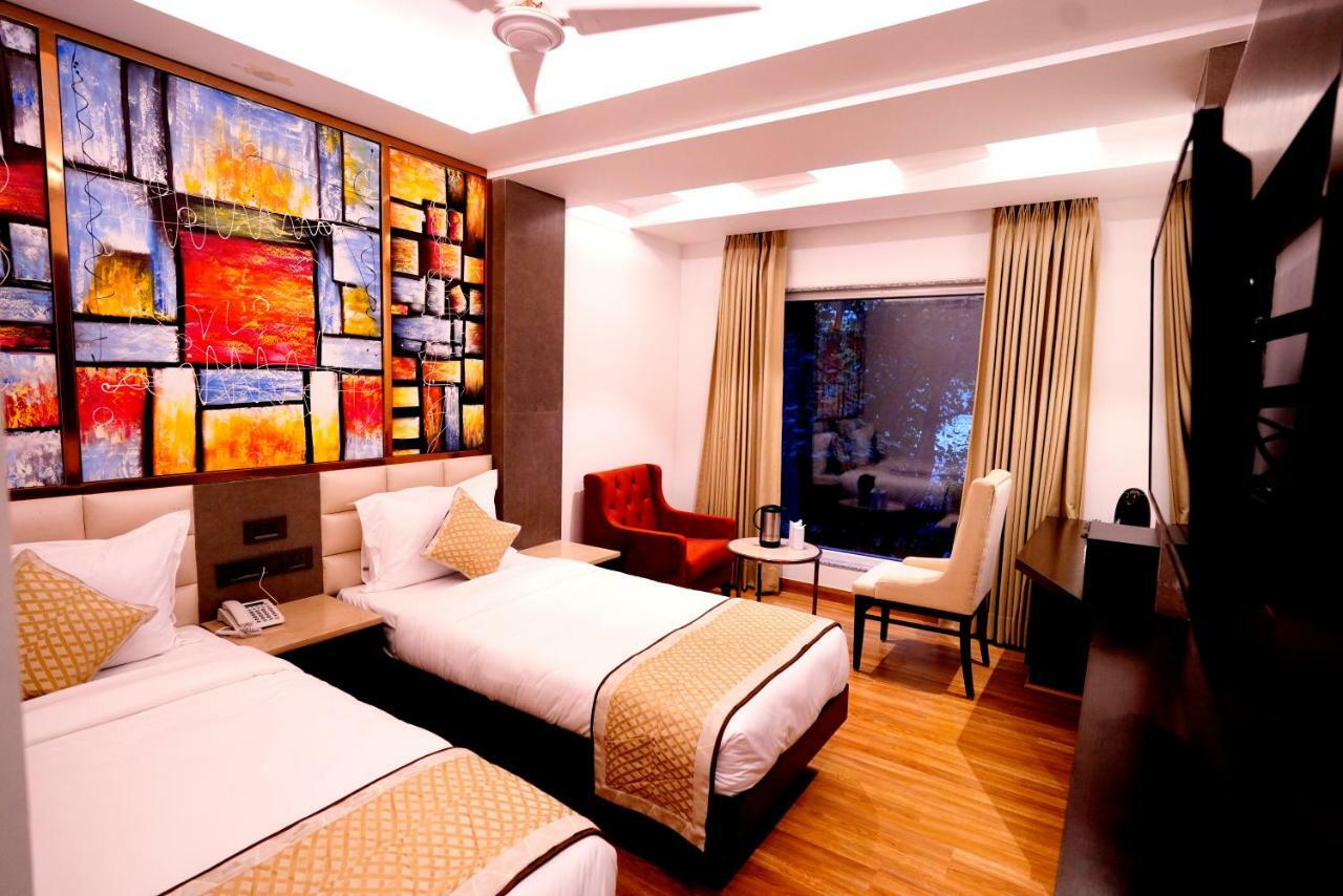 Pride With Free Airport Pickup Hotel