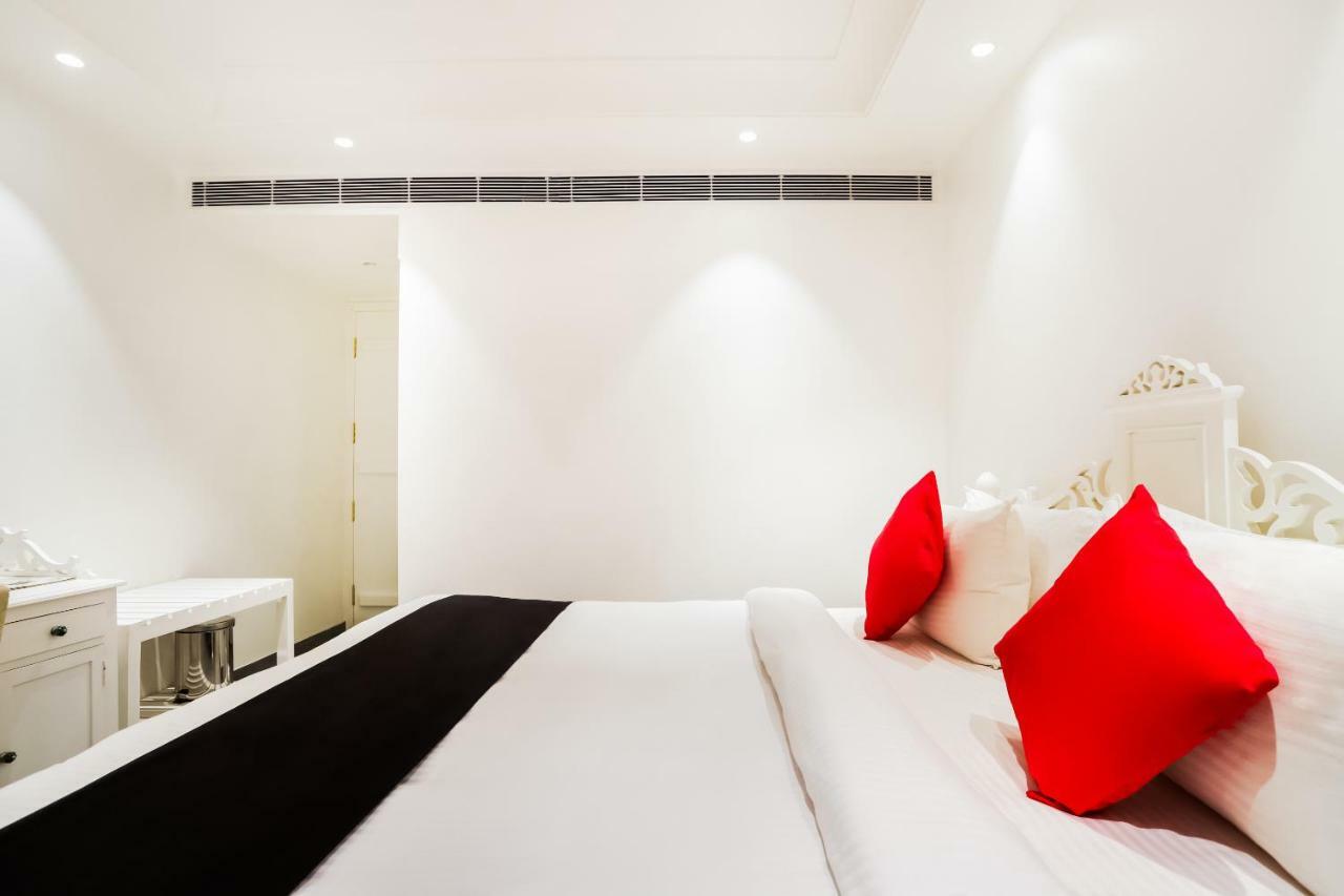 Hotel Capital O 46981 Pinky Nova Deli