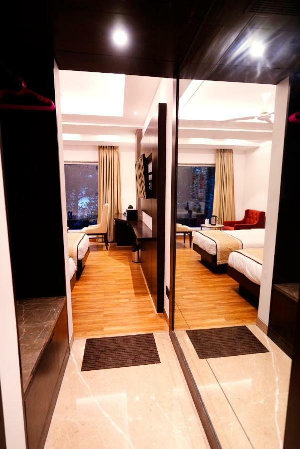 Pride With Free Airport Pickup Hotel 4*