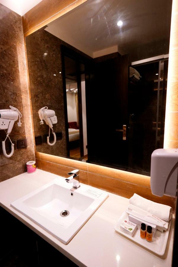 Pride With Free Airport Pickup Hotel 4*