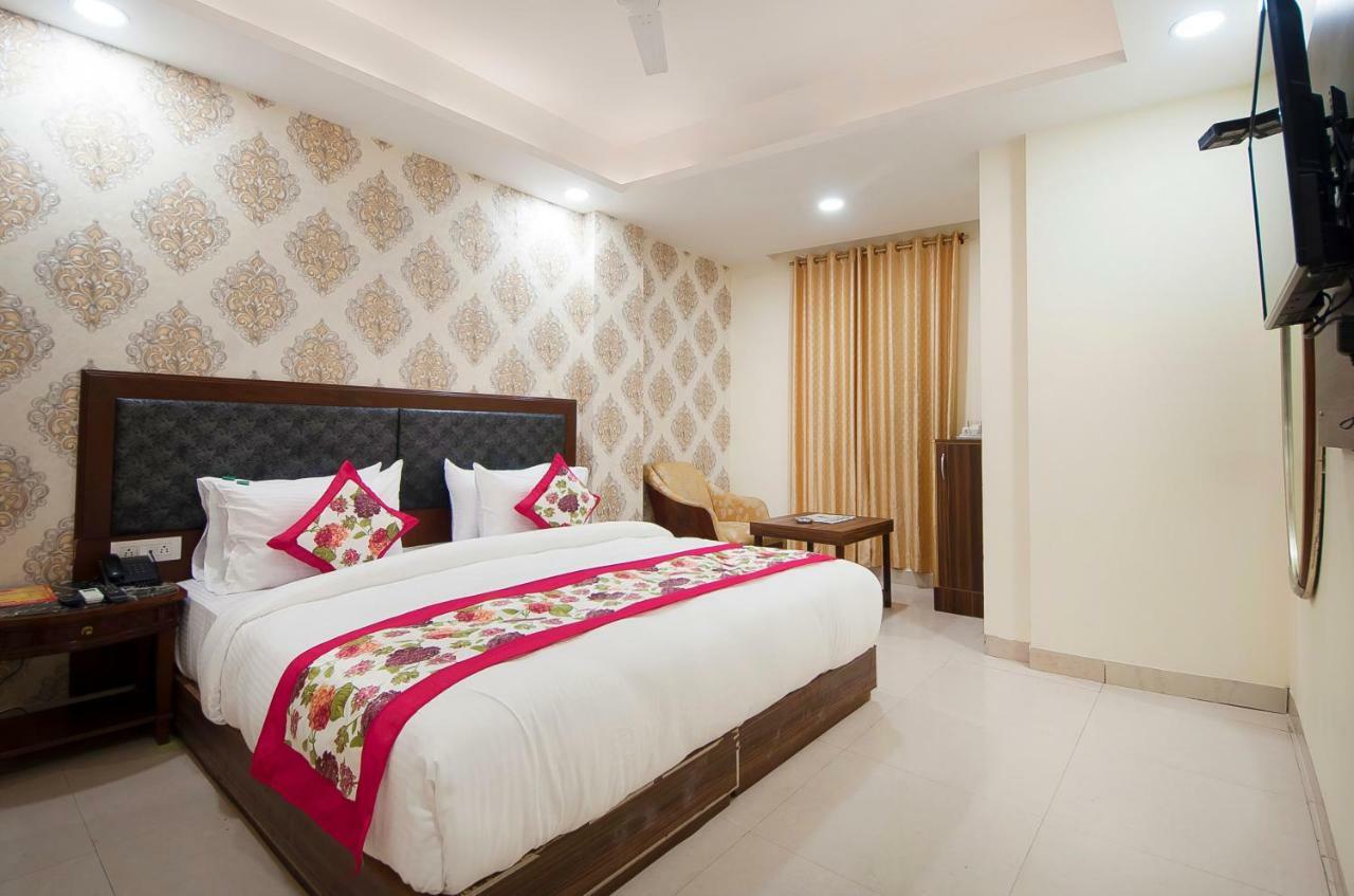 Platinum Delhi Airport 3*