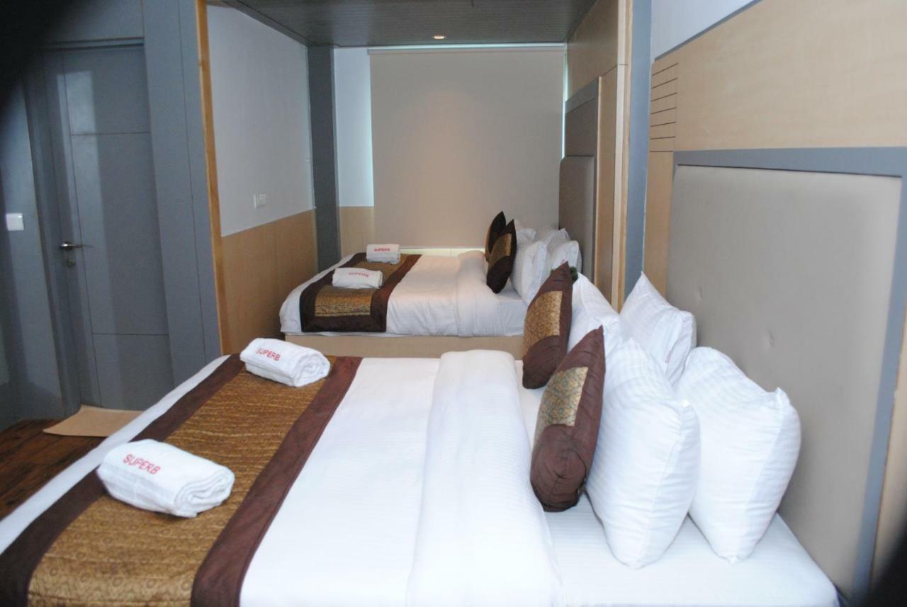 Hotel Superb 5 Mins Walk From Station 3*