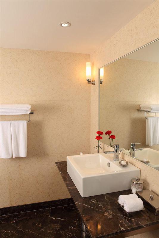 Clarion Collection 4*