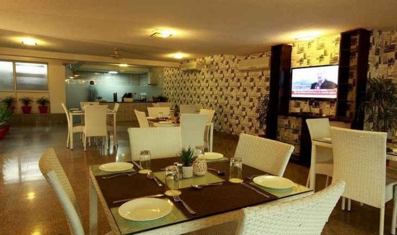 Hotel Fabhotel Aashraye