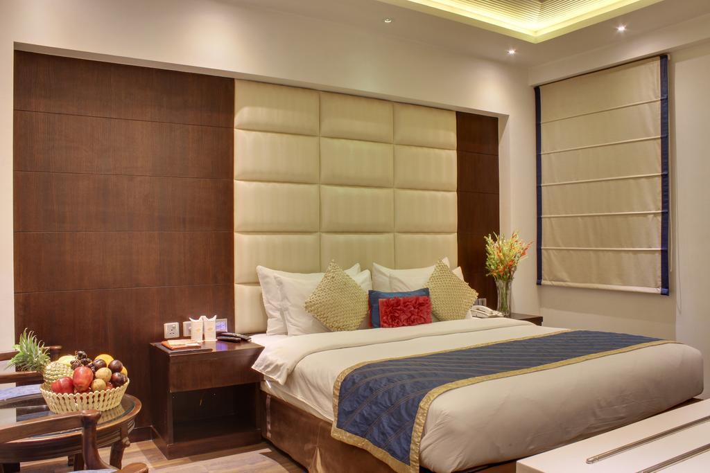 Hotel Grand Godwin - Complimentary Airport Pickup -near Ndls Railway Stn 4*