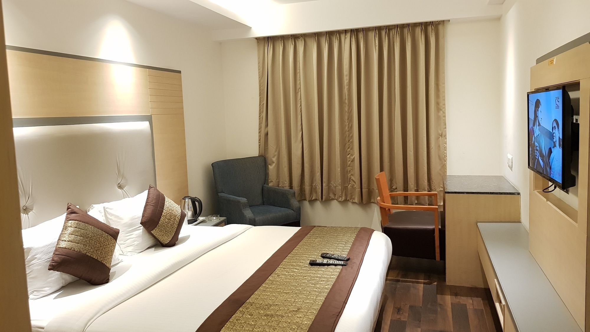 Hotel Superb 5 Mins Walk From Station Nova Deli