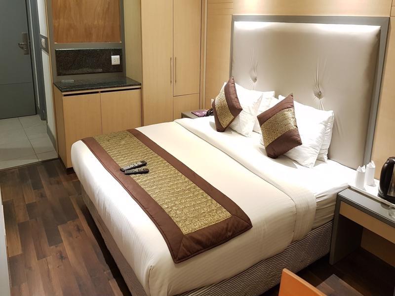Hotel Superb 5 Mins Walk From Station