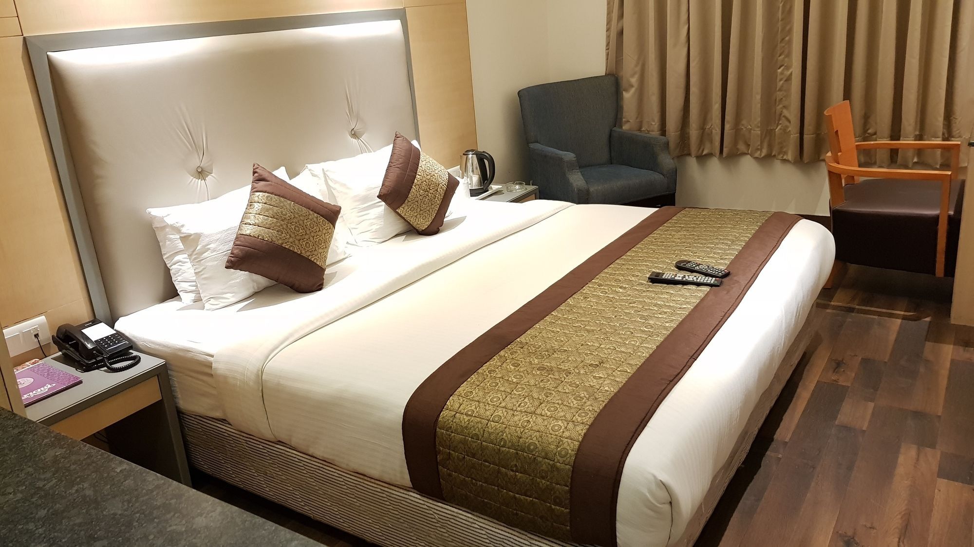 Hotel Superb 5 Mins Walk From Station 3*