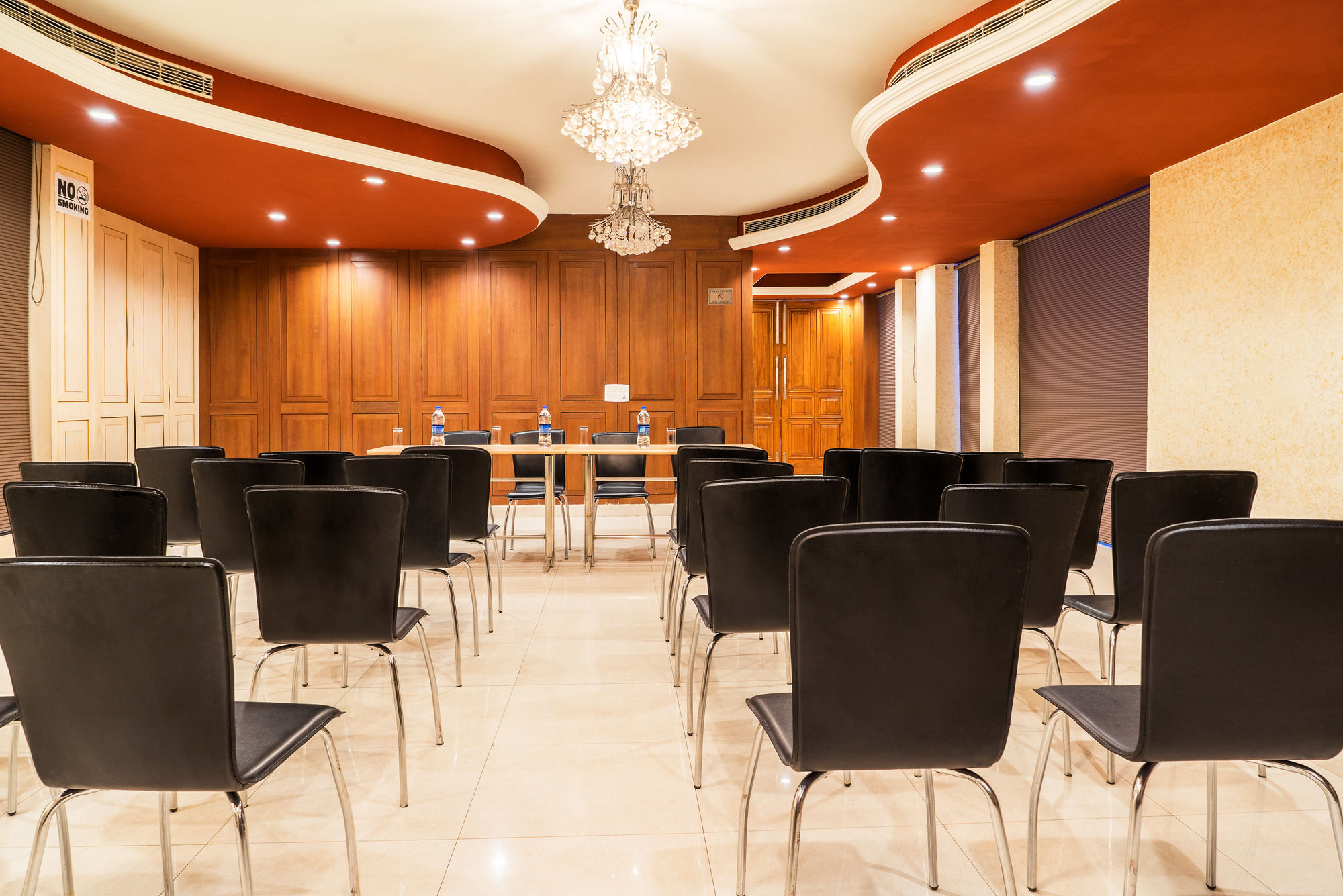 Treebo Conclave Riviera, Greater Kailash 3* New Delhi