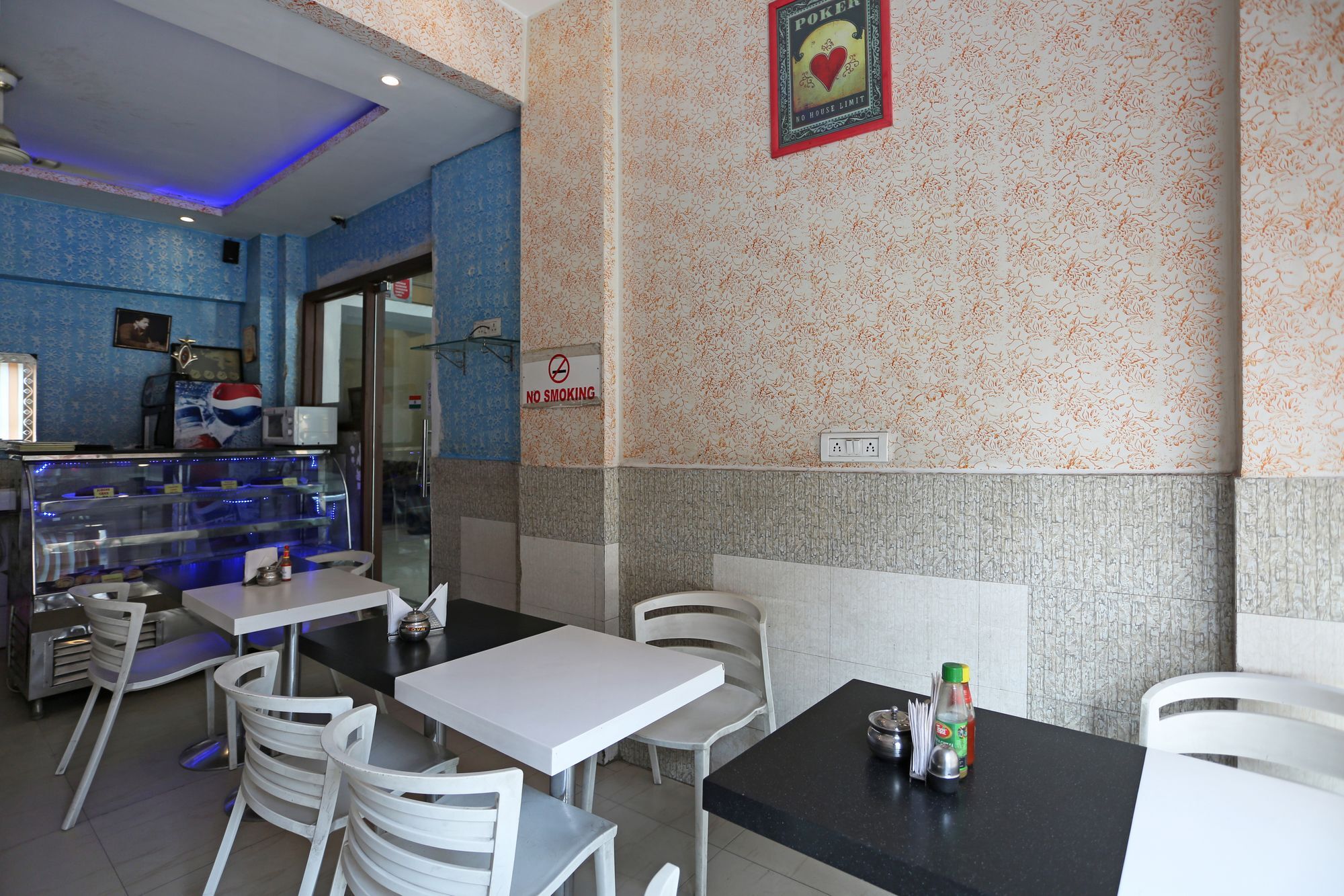 Oyo 6264 Near Main Bazar Hotel New Delhi