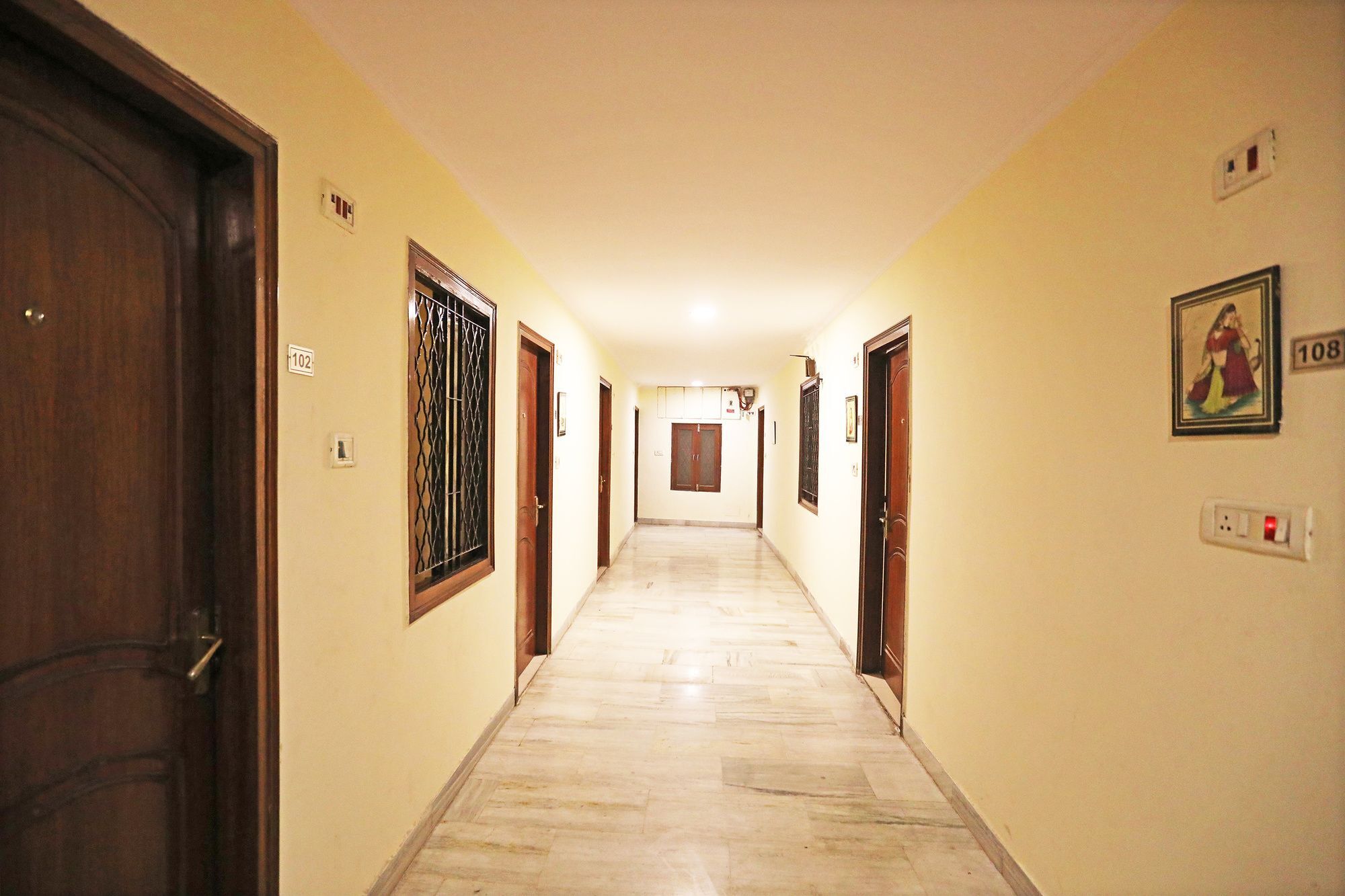 Capital O 10750 Vivek Hotel