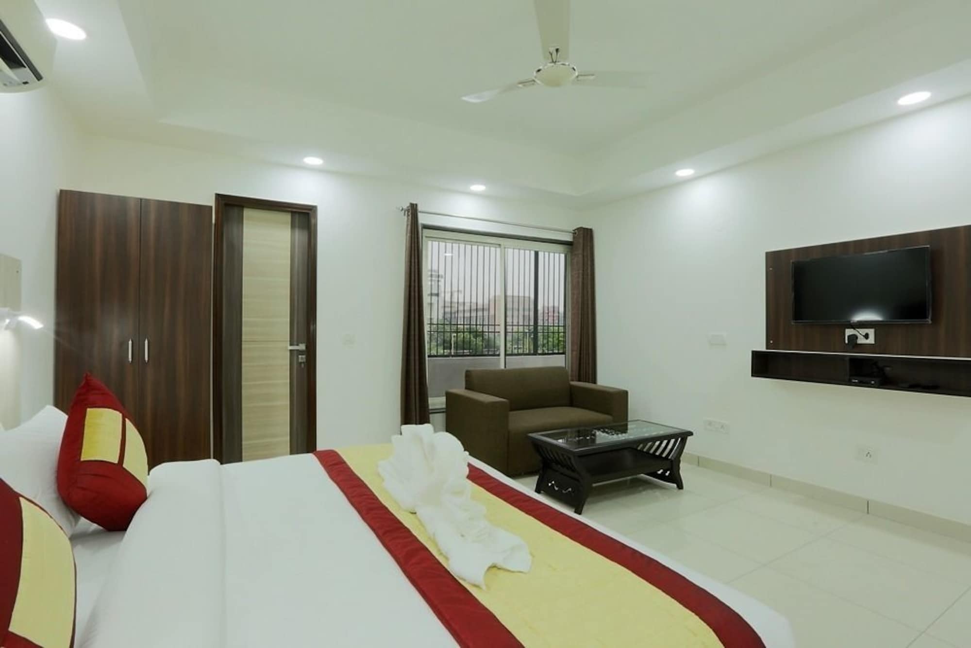Hotel Lotus Residency