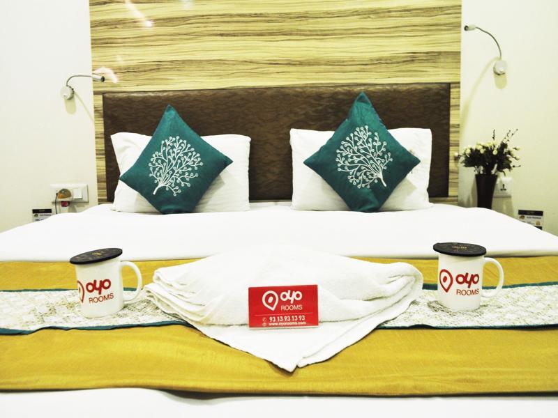 Oyo Premium Laxmi Nagar Hotel New Delhi