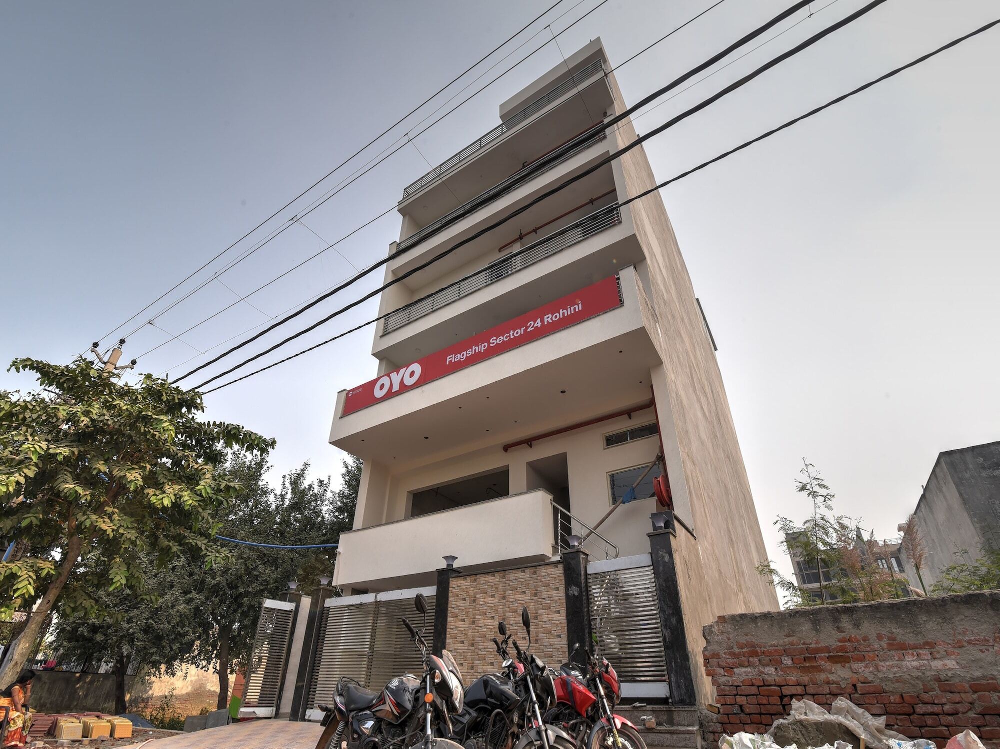 Super Townhouse Rohini Sector 24 Hotel 4*