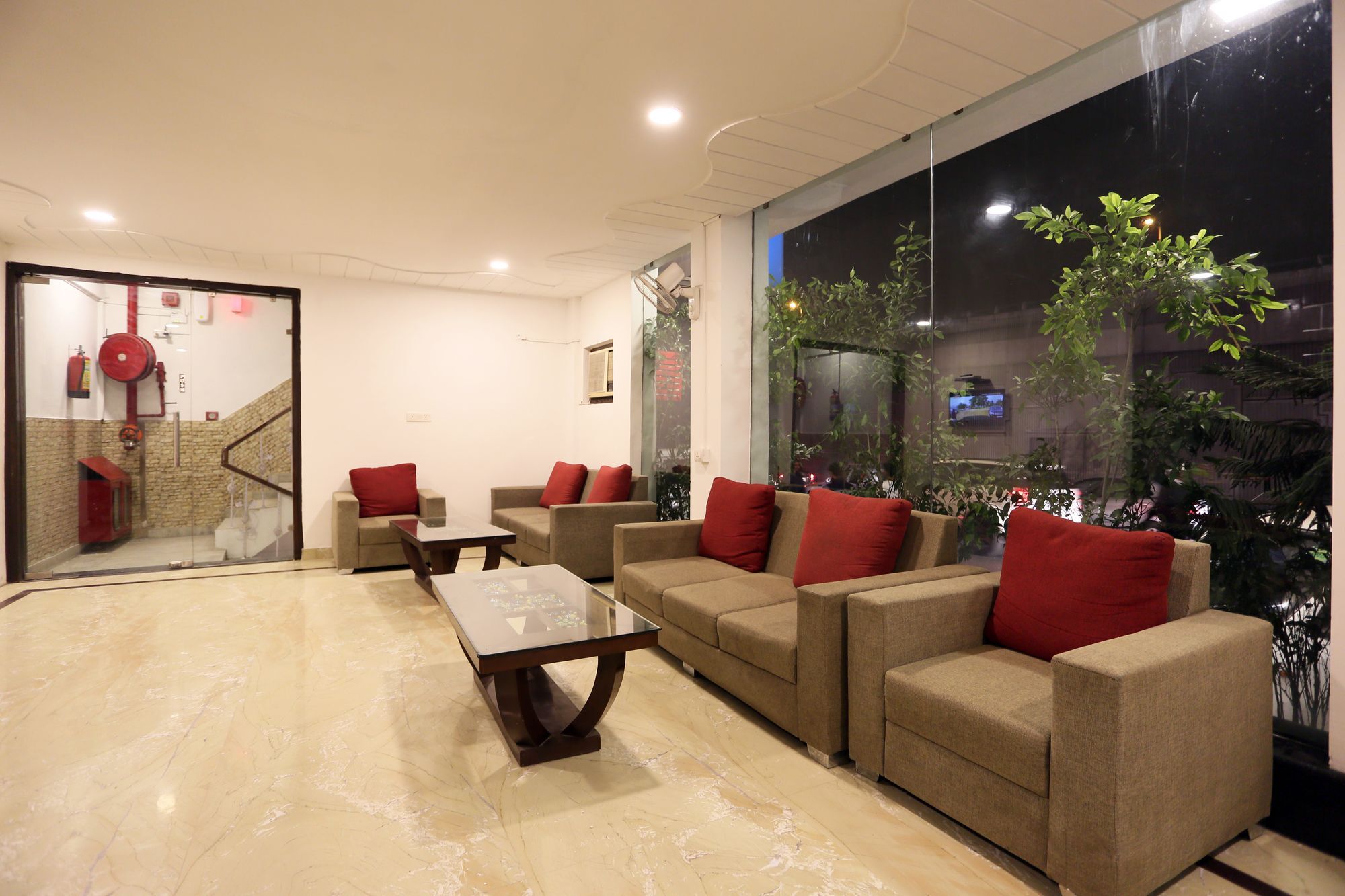 Oyo Marina Hotel Nova Deli