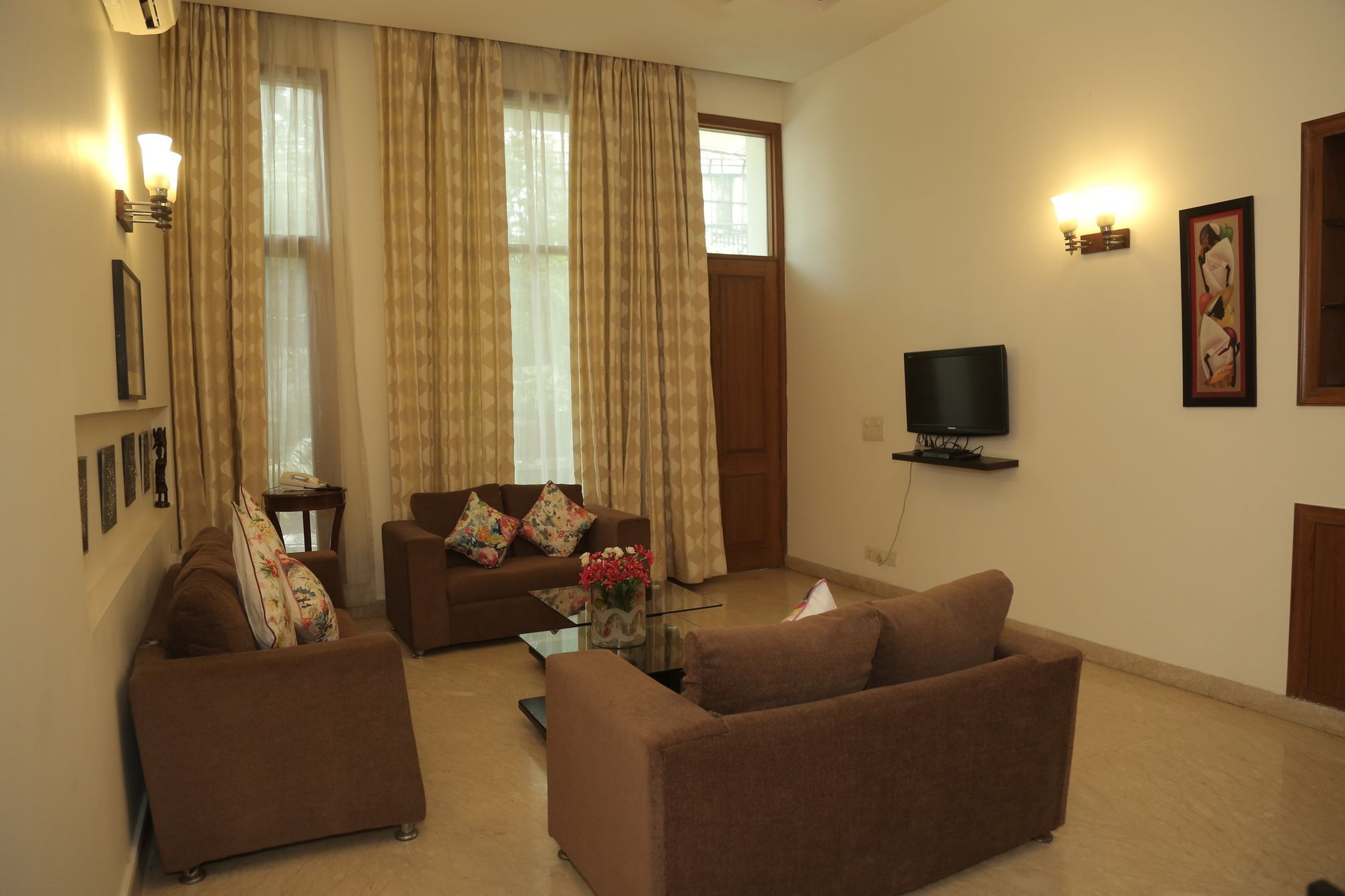 18 Apartment