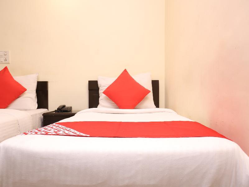 Hotel Oyo 28126 Charanpahari