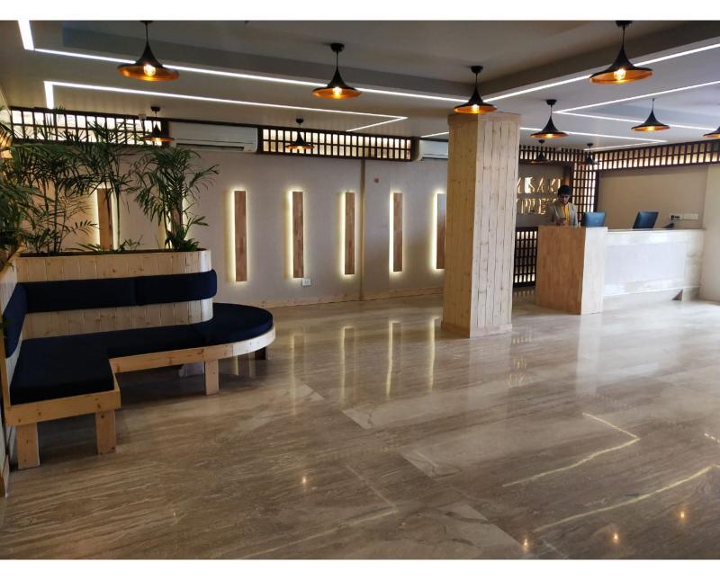 Hotel The Lohmod - Near Delhi Airport 4*