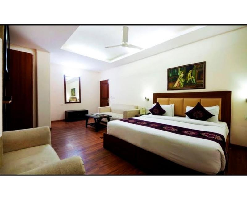 The Lohmod - Near Delhi Airport Hotel