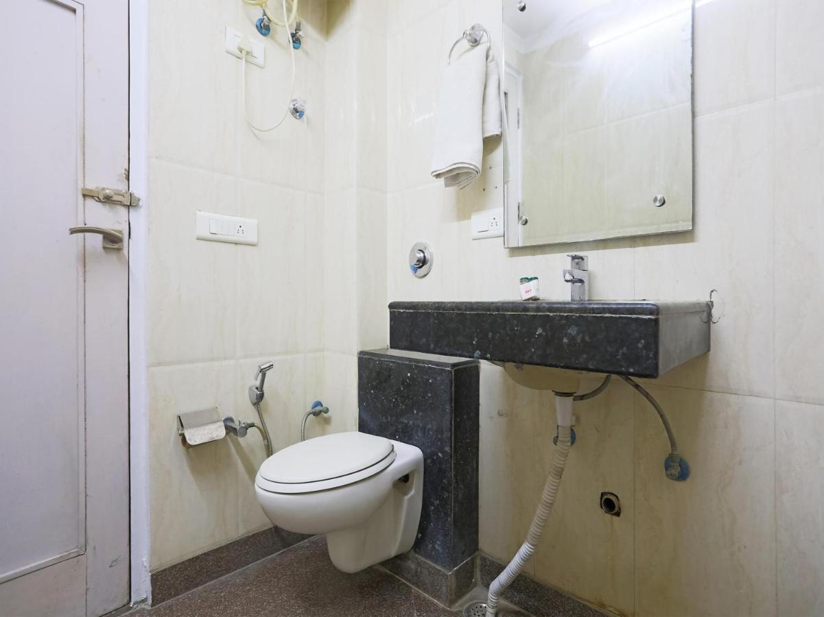 Hotel Oyo Svaruchi Near M2k Cinemas Rohini Delhi (National Capital Territory of India)