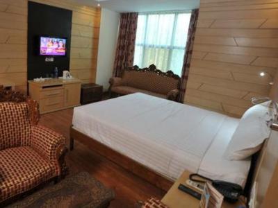 Hotel Emarald, New Delhi
