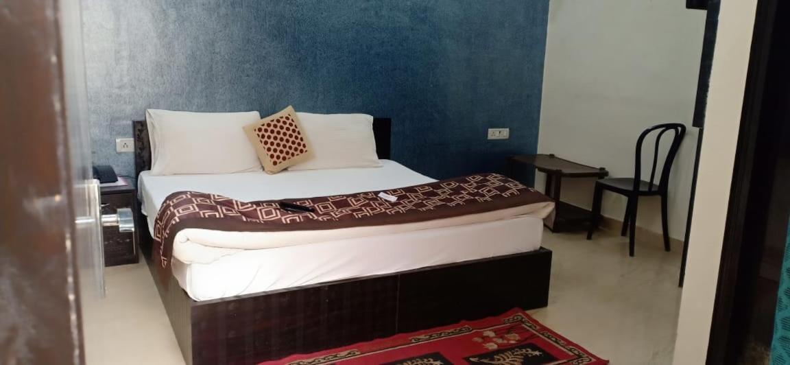 Guest house Bhogal