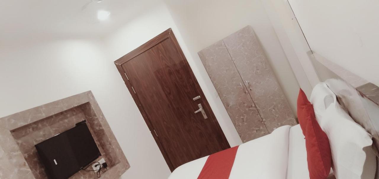 Airport P Palace Hotel 3*