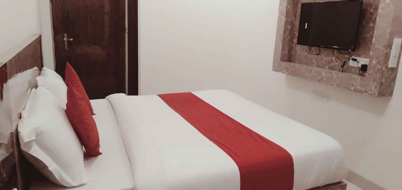 Airport P Palace Hotel 3*