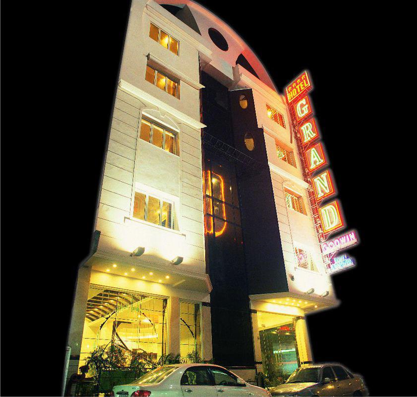 Hotel Grand Godwin - Complimentary Airport Pickup -near Ndls Railway Stn Nova Deli
