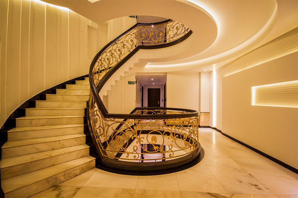 Grand Godwin - Complimentary Airport Pickup -near Ndls Railway Stn
