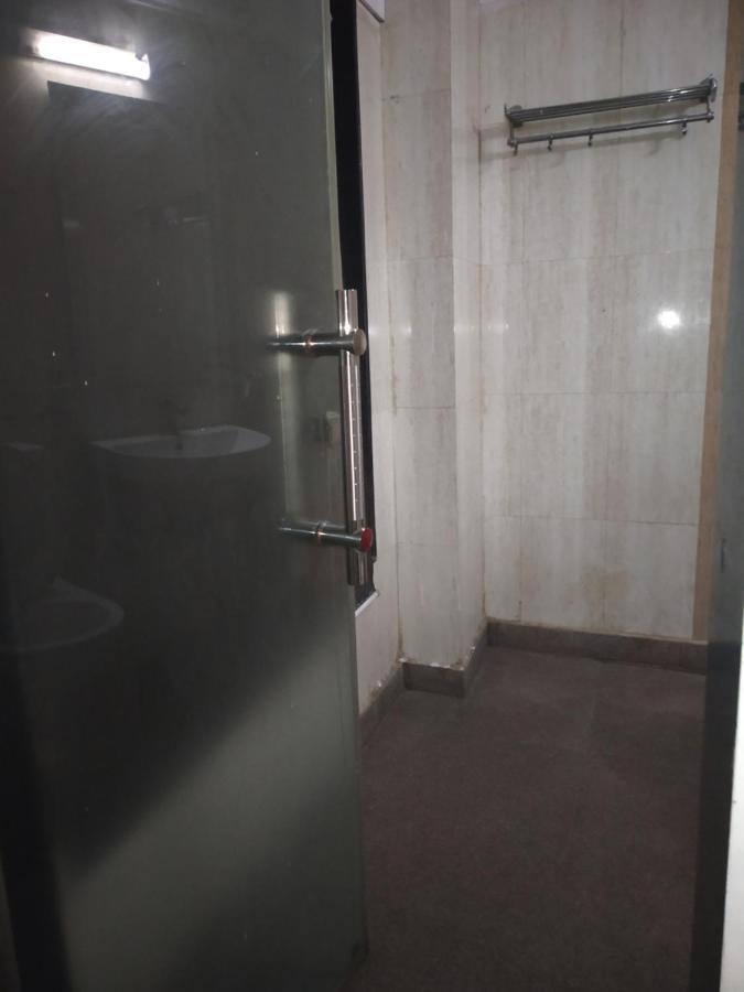 Hotel Adb Rooms Dada Cottage New Delhi