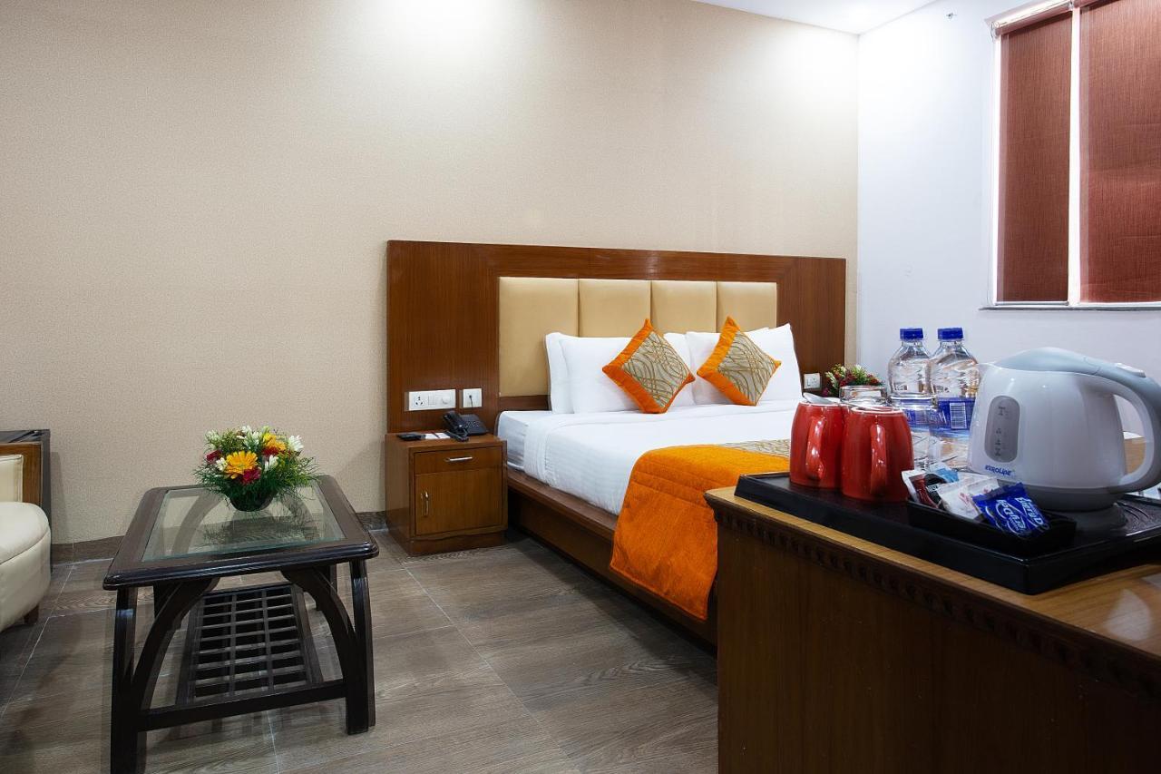 Hotel The Lohmod - Near Delhi Airport