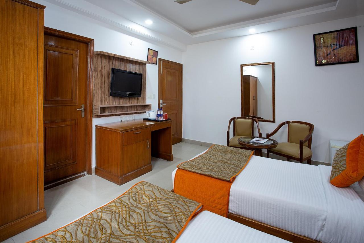 The Lohmod - Near Delhi Airport Hotel