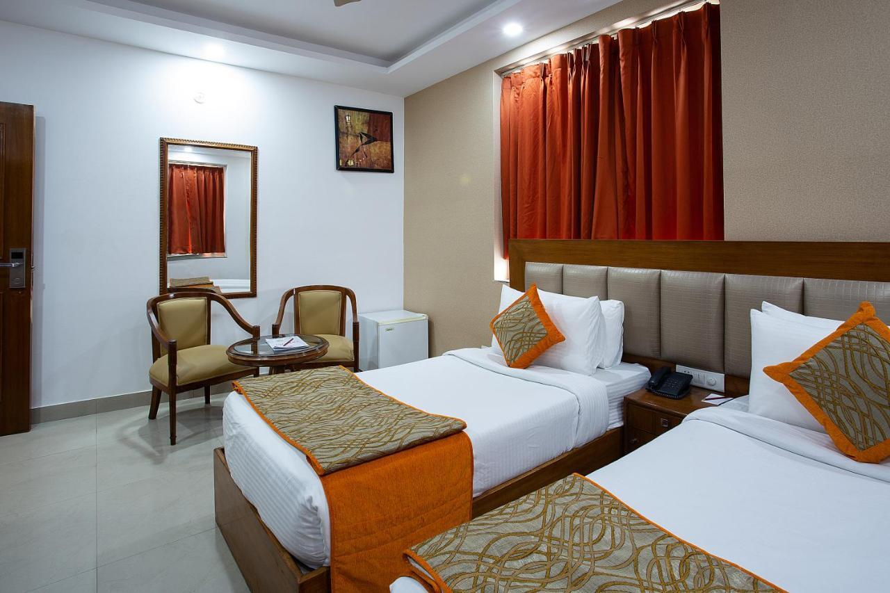 Hotel The Lohmod - Near Delhi Airport
