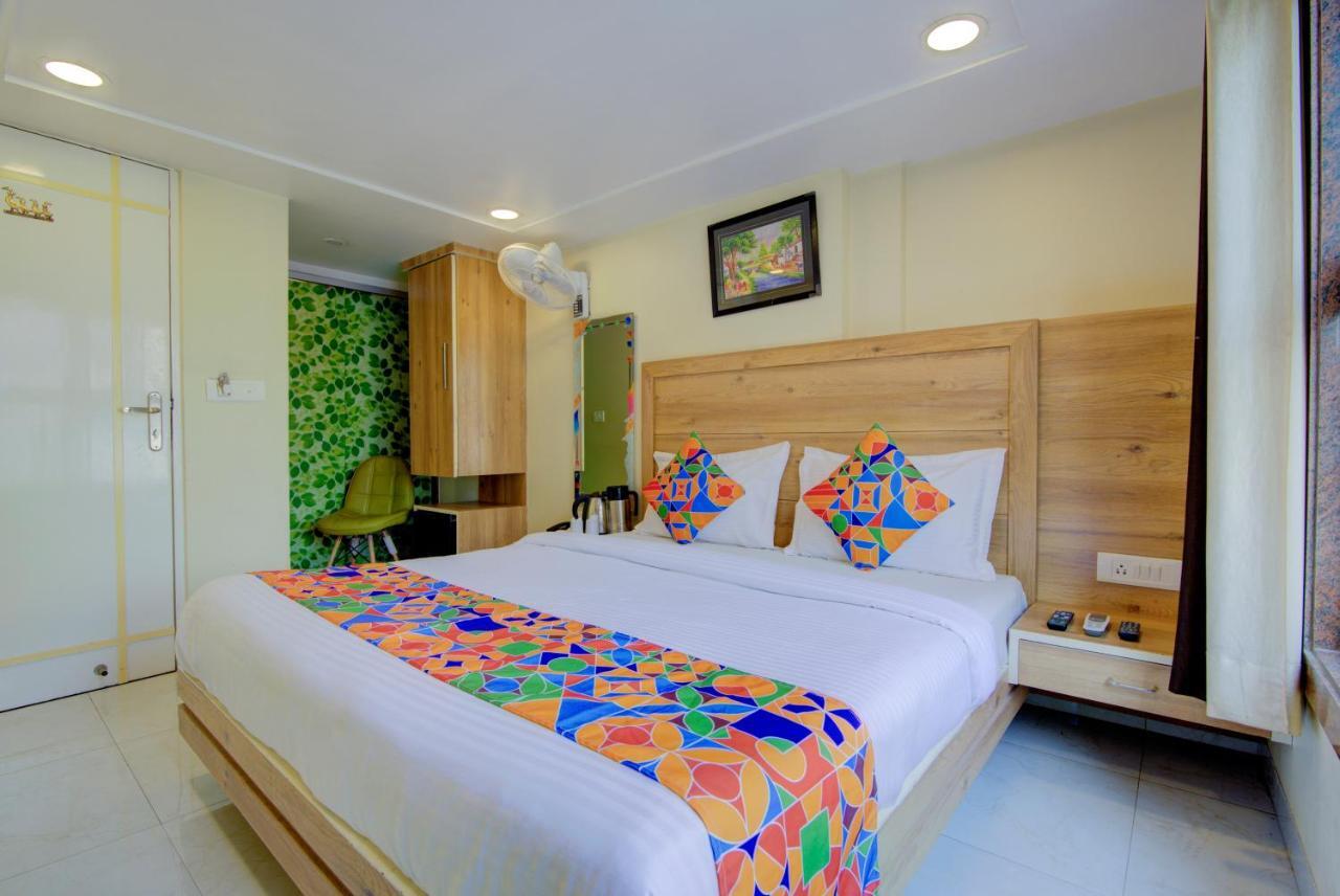 Kaushal Palace Hotel 3*