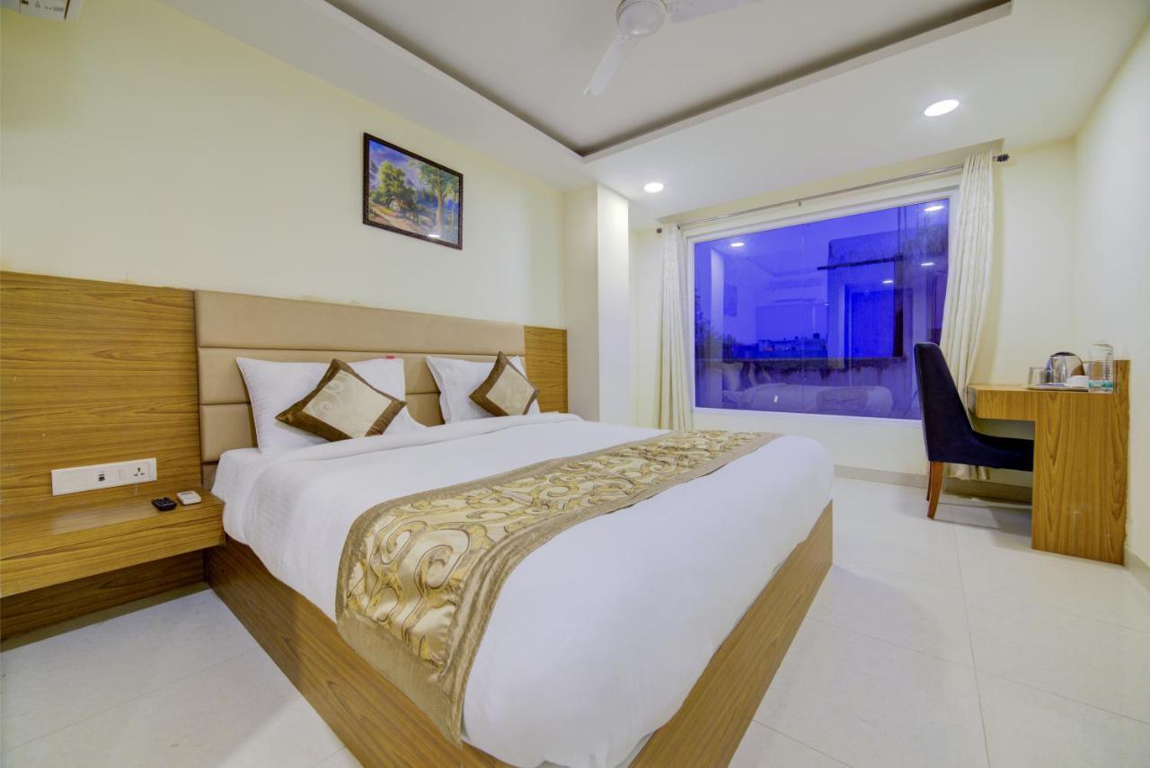 Airport Daya Capitol 4*