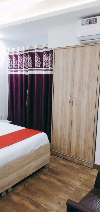 Guest house Golden Bliss At Airport New Delhi