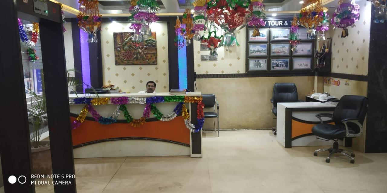 Adb Udhav Palace 3*
