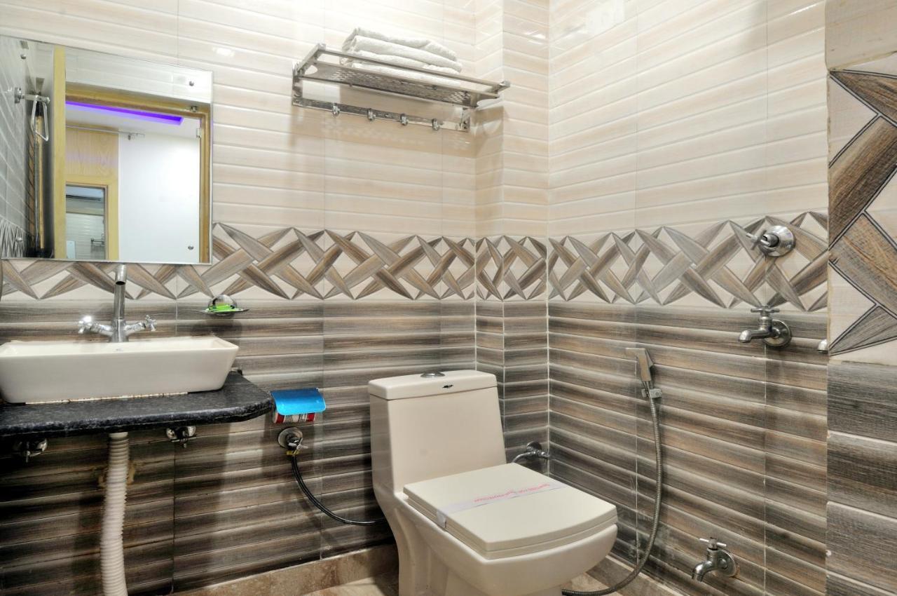 Hotel Karlo Kastle - Paharganj - 3*