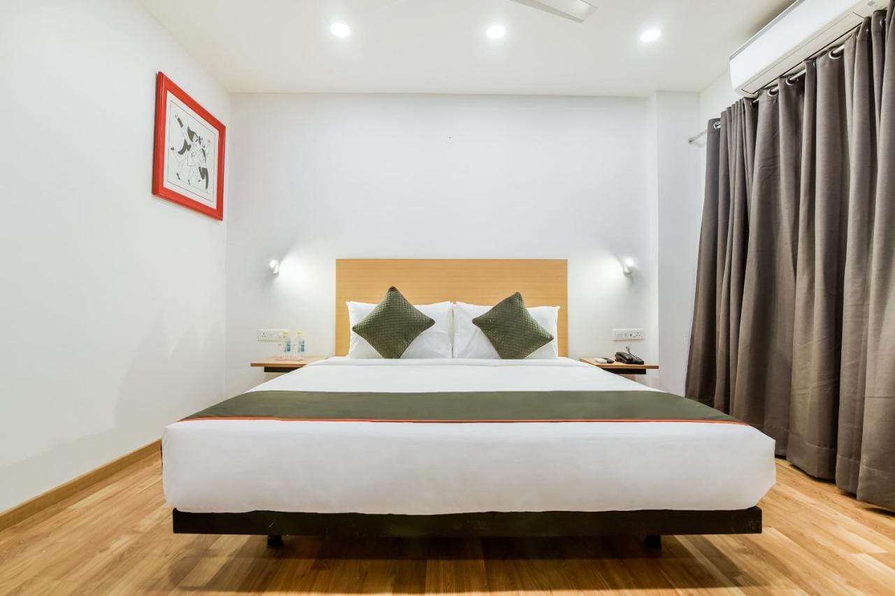 Saffron Gold Hotel 3*
