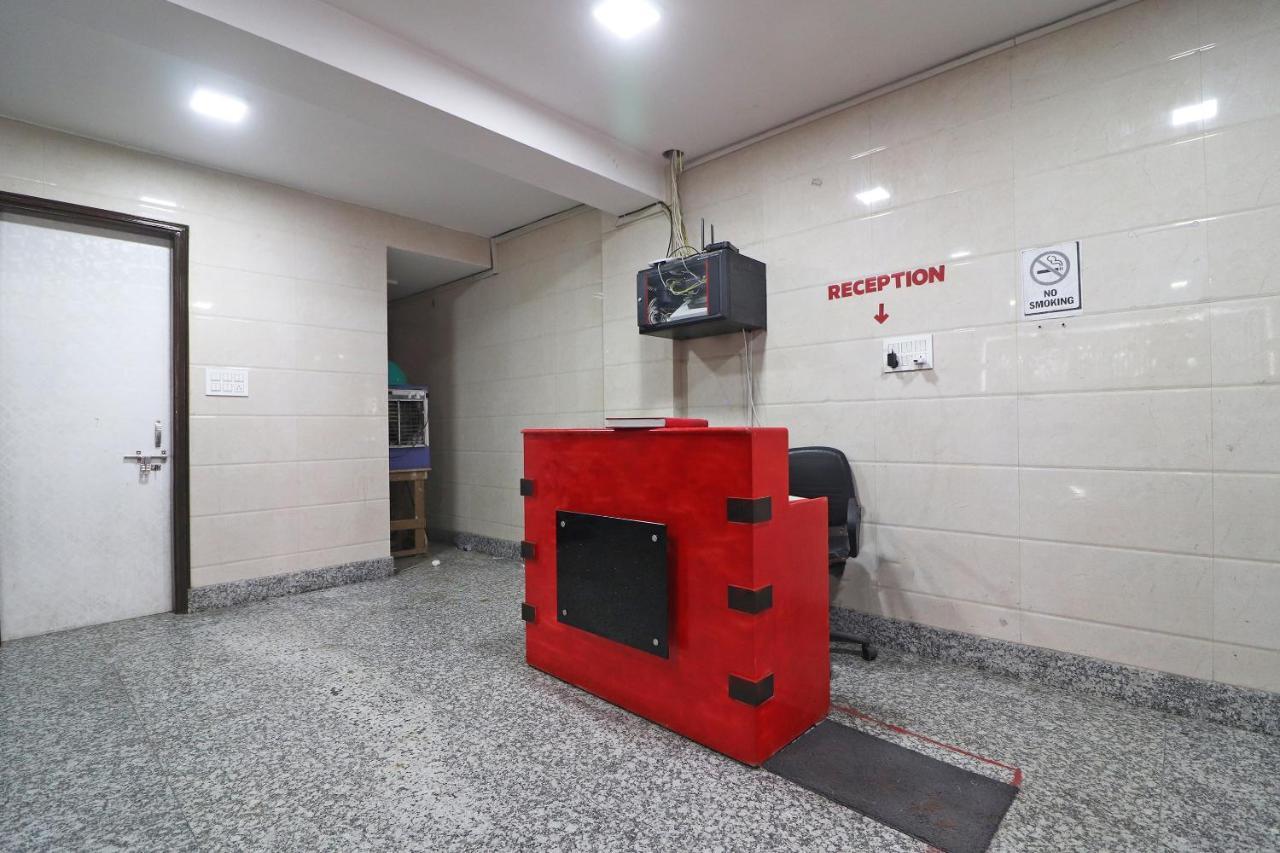 Hotel Oyo Mannat Residency Near Rohini Sector 18 Metro Station New Delhi