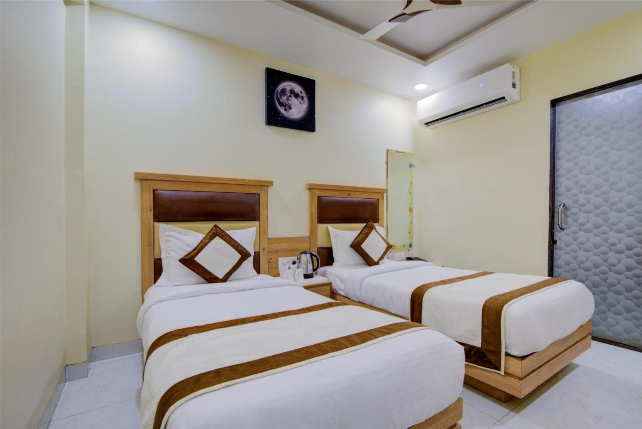 Amar International Hotel 3*