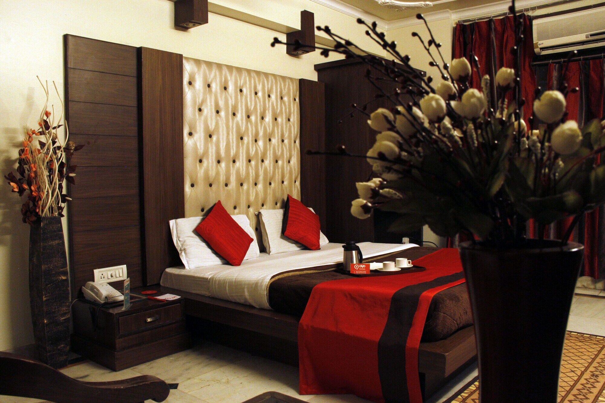 Fabexpress Welcome Palace Near Railway Station