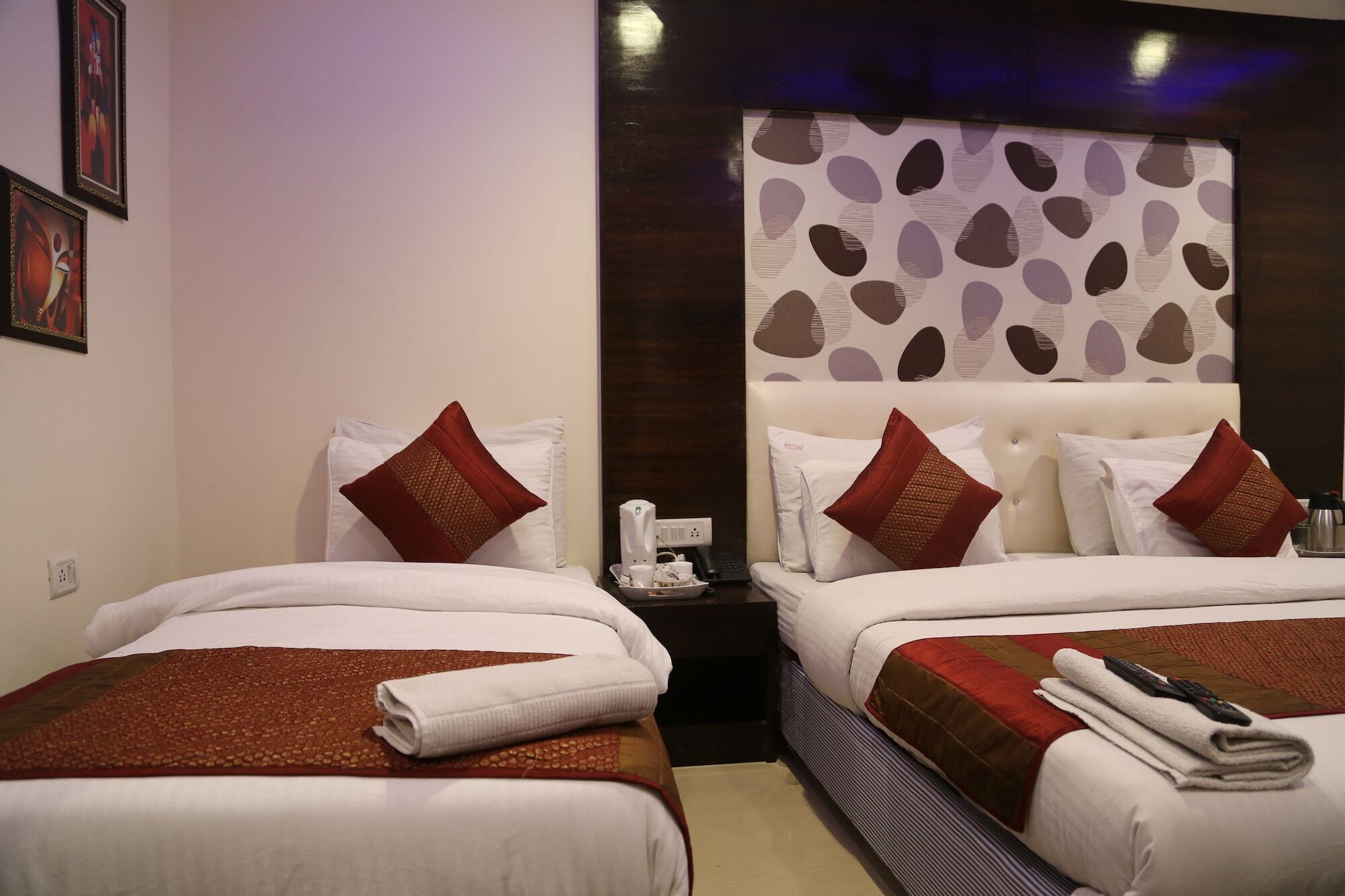 Hotel Check In Rk Ashram 3*