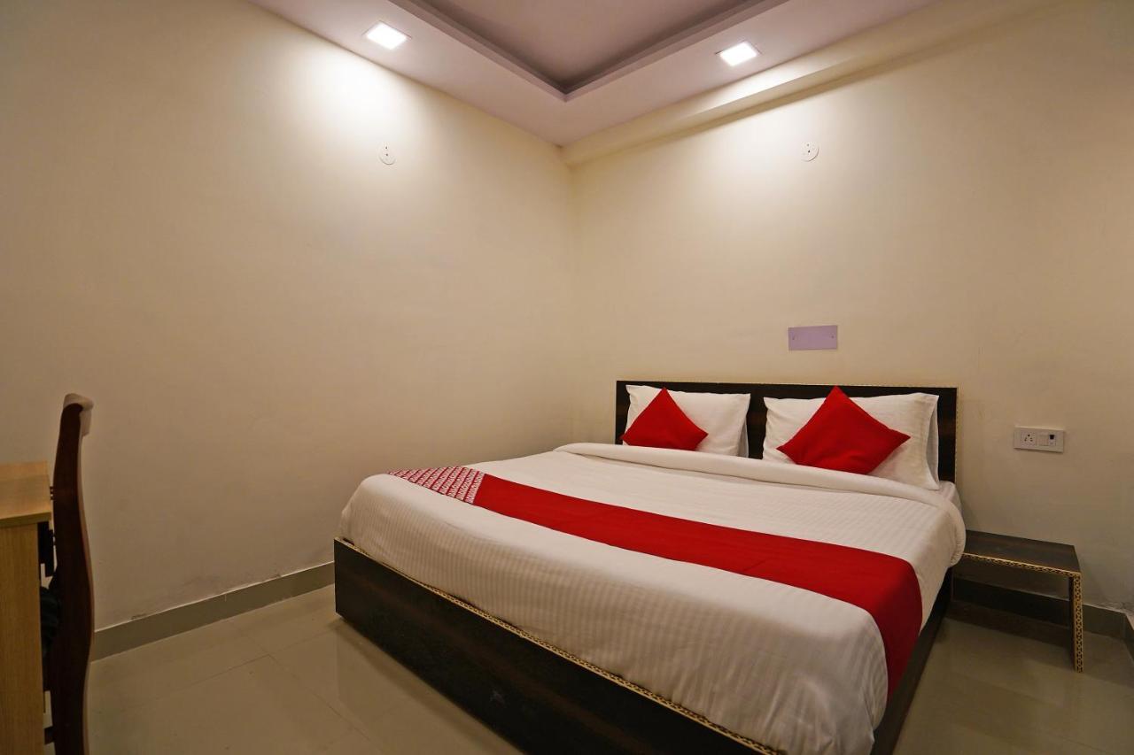 Oyo Discovery Near New Ashok Nagar Metro Station 3*