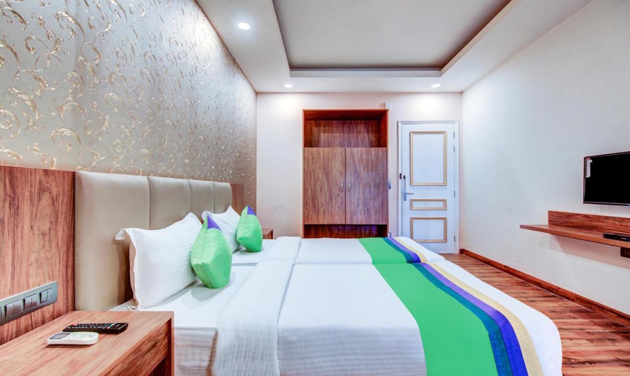 Heavens Gold Hotel