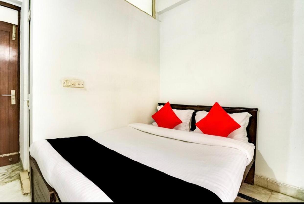 Hotel Jasola 82 Inn Guest house New Delhi