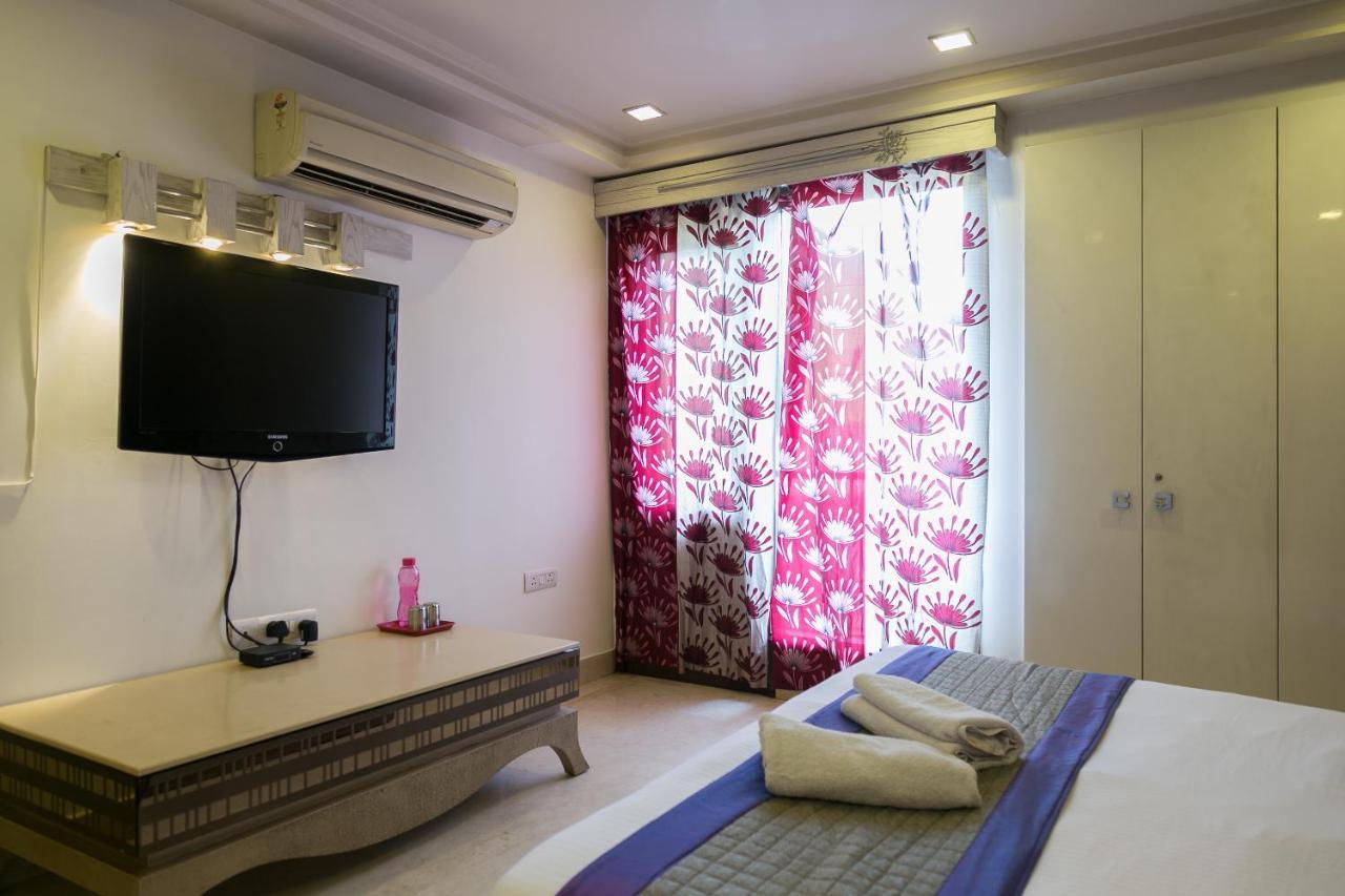 Bed & Breakfast Under My Roof - Premium New Delhi