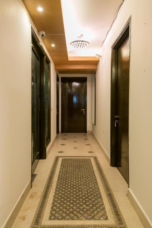 Under My Roof - Premium Bed & Breakfast New Delhi