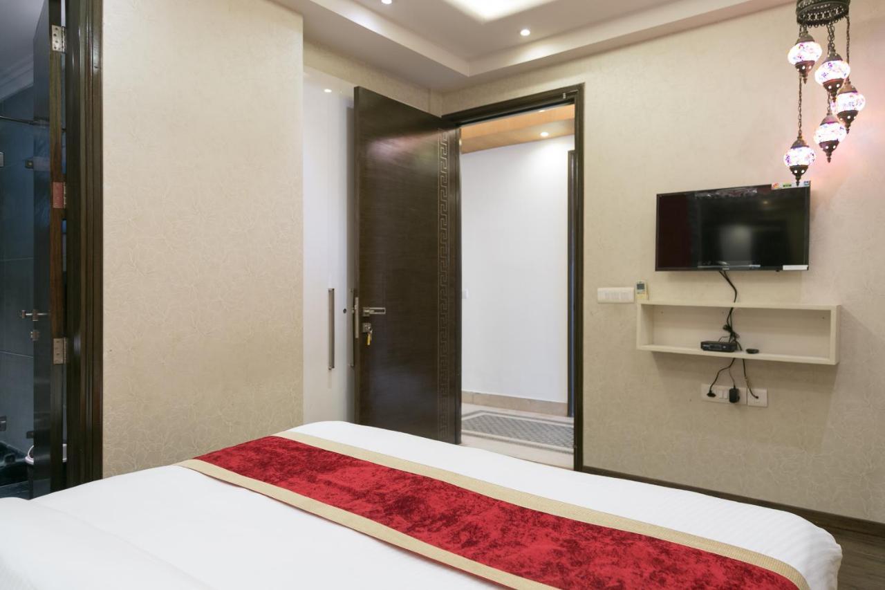 Under My Roof - Premium Bed & Breakfast New Delhi